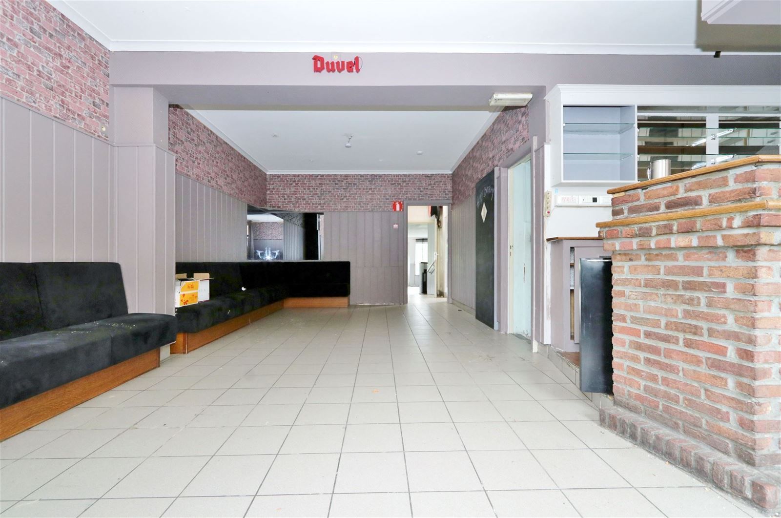 Woning te koop (nu een handelswoning) foto 4