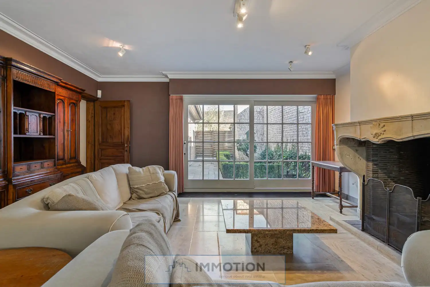 Unieke burgerwoning met bijgebouw en tuin foto 5