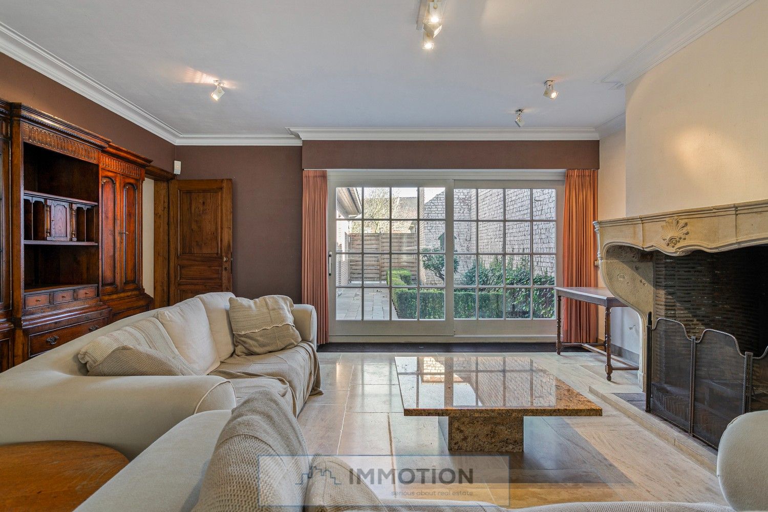 Unieke burgerwoning met bijgebouw en tuin foto 5