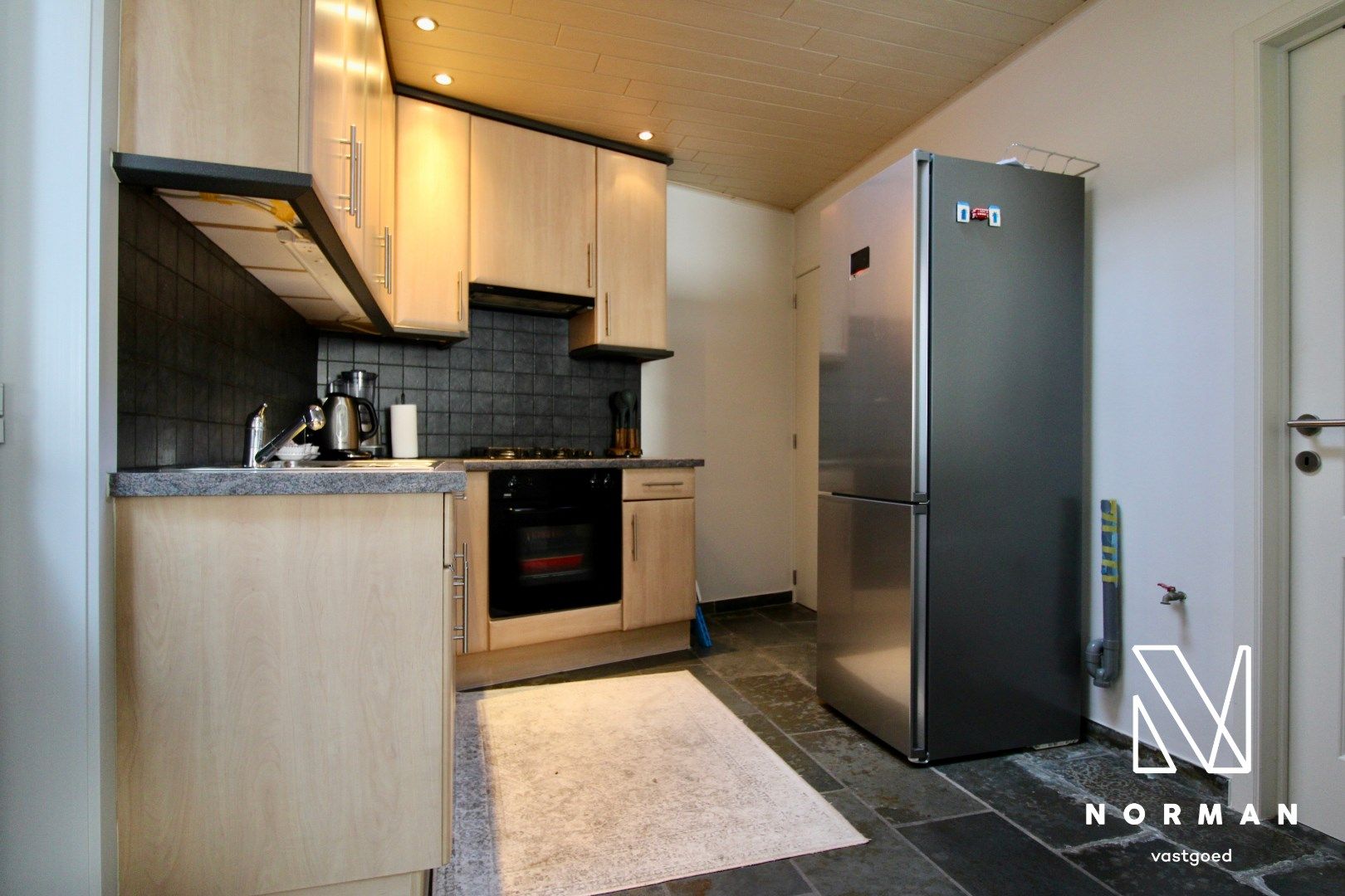 Instapklare woning in rustige straat te Rumbeke foto 6