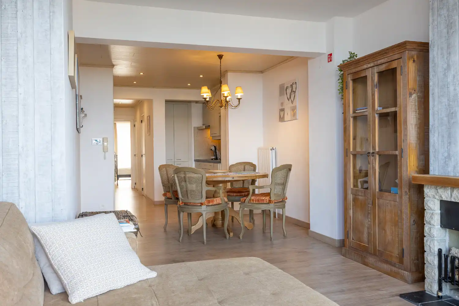 Appartement met 2 slaapkamers te huur op Zeedijk in Middelkerke foto 2