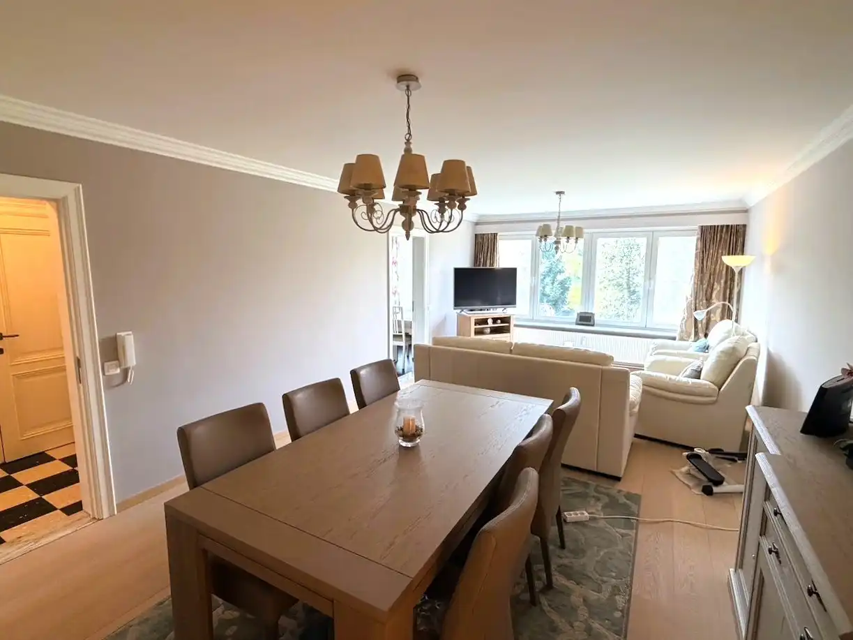 Instapklaar, prachtig gerenoveerd 2-slaapkamerappartement MET garagebox foto 3