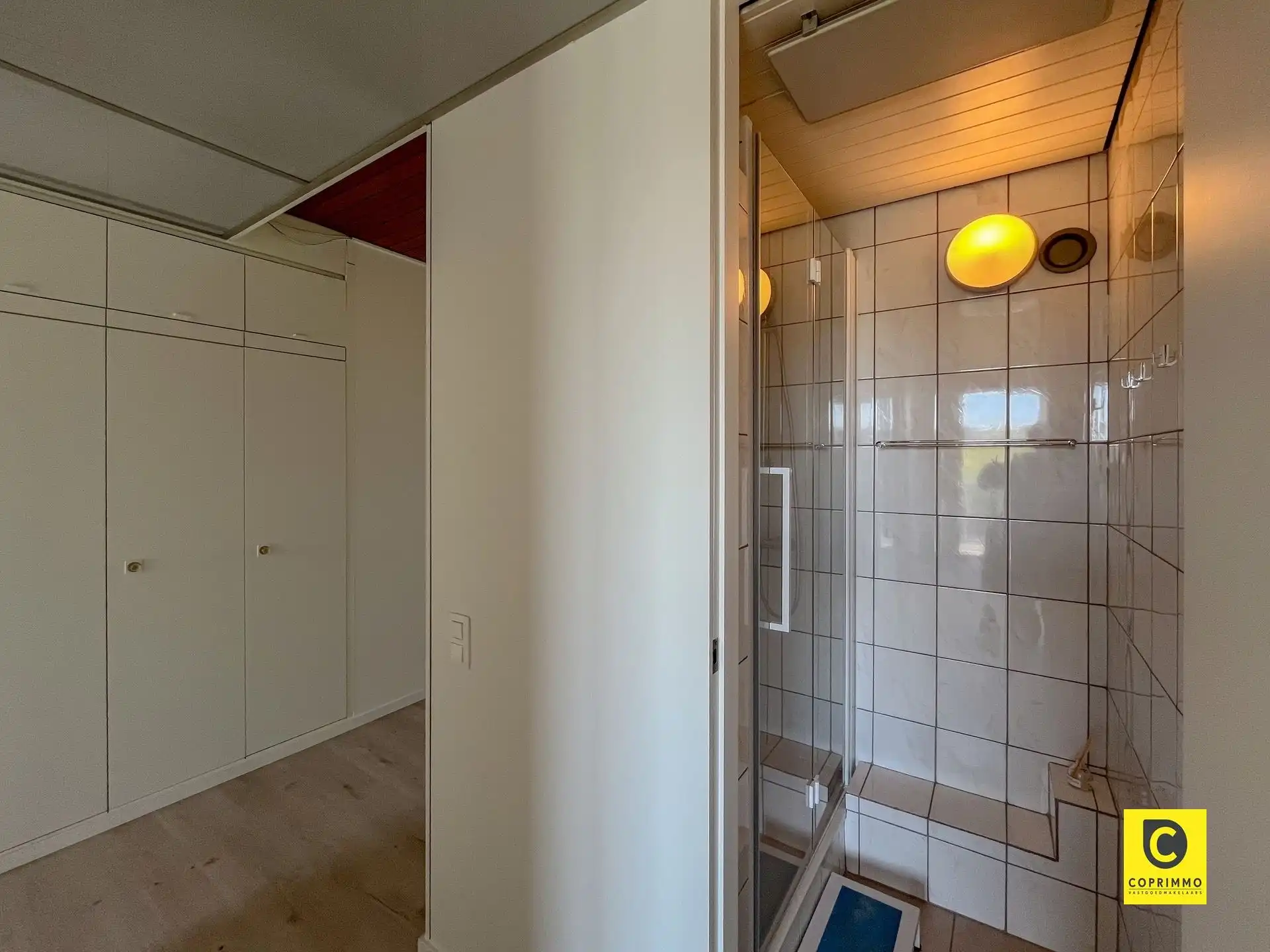 Gerenoveerd appartement foto 11
