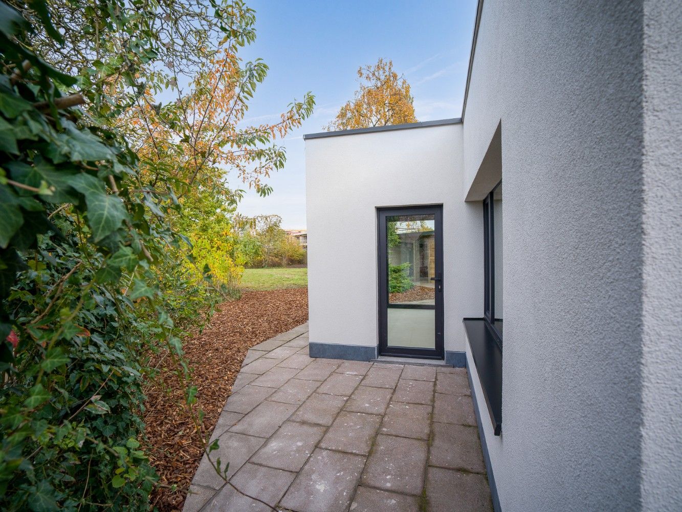 Prachtig gerenoveerde woning met 3 slpk. en tuin foto 35