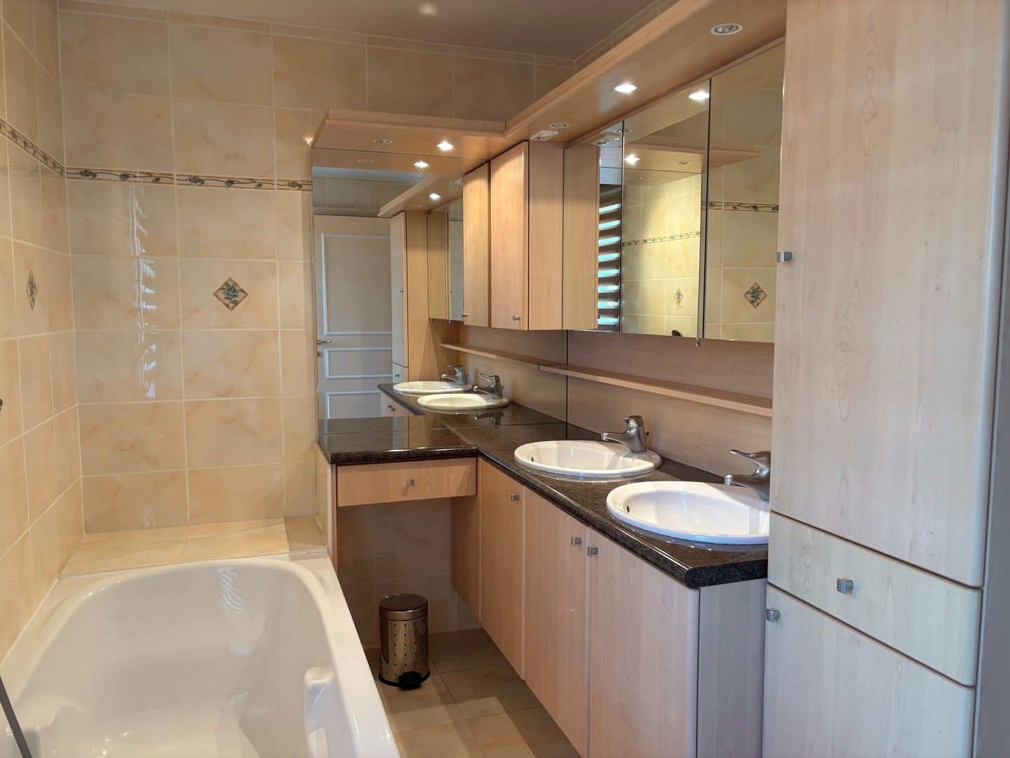 Instapklare woning op enkele passen van de Ter Yde duinen. foto 13