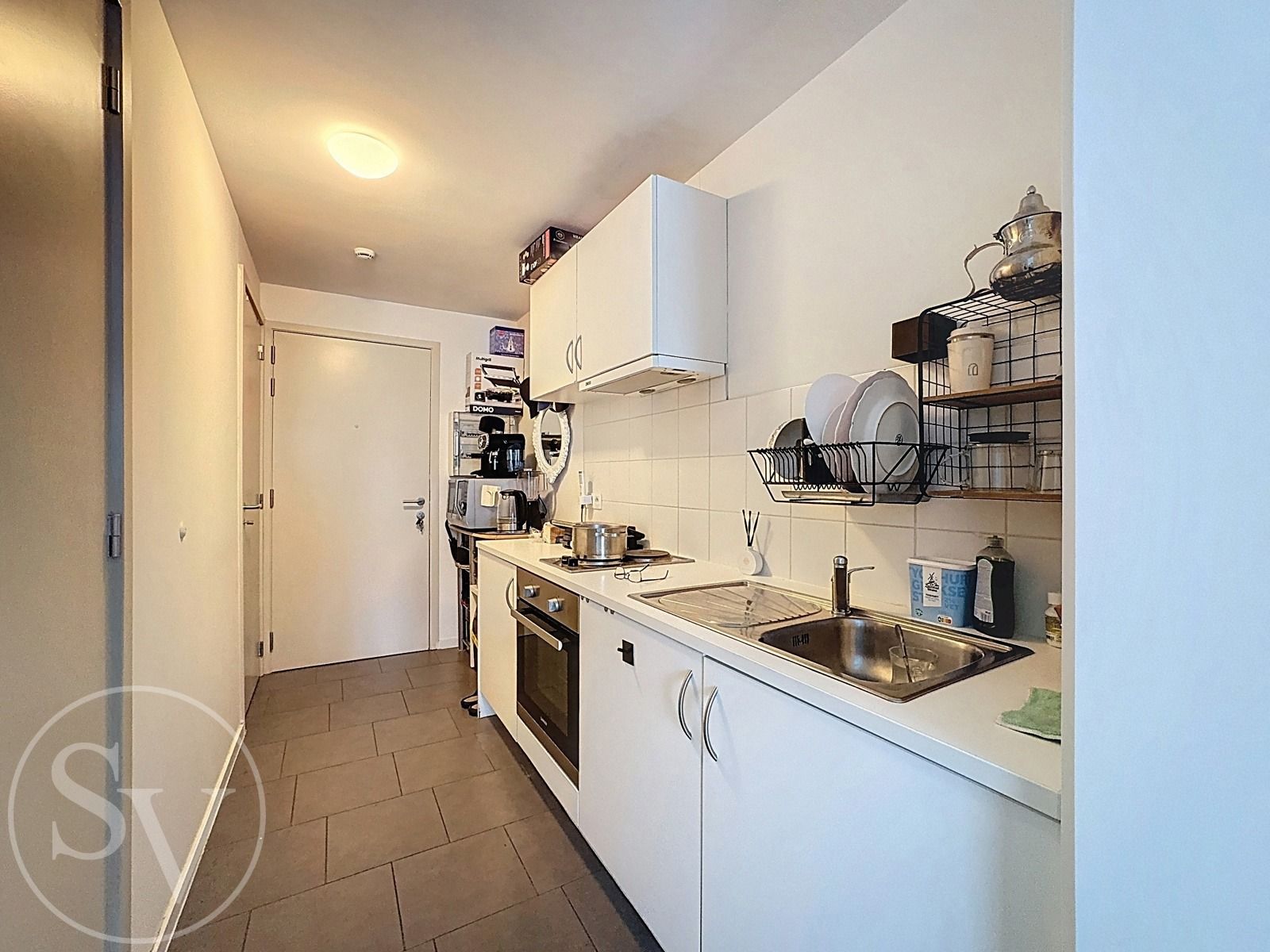 Studio / studentenkamer met terras. foto 3