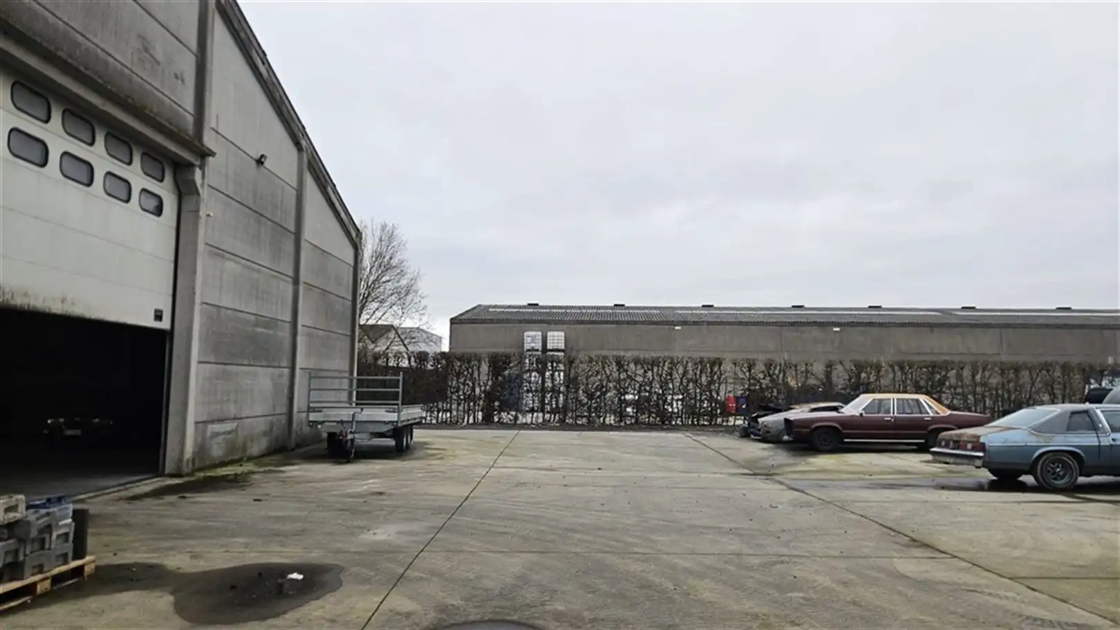 Magazijn met kantoor foto 7