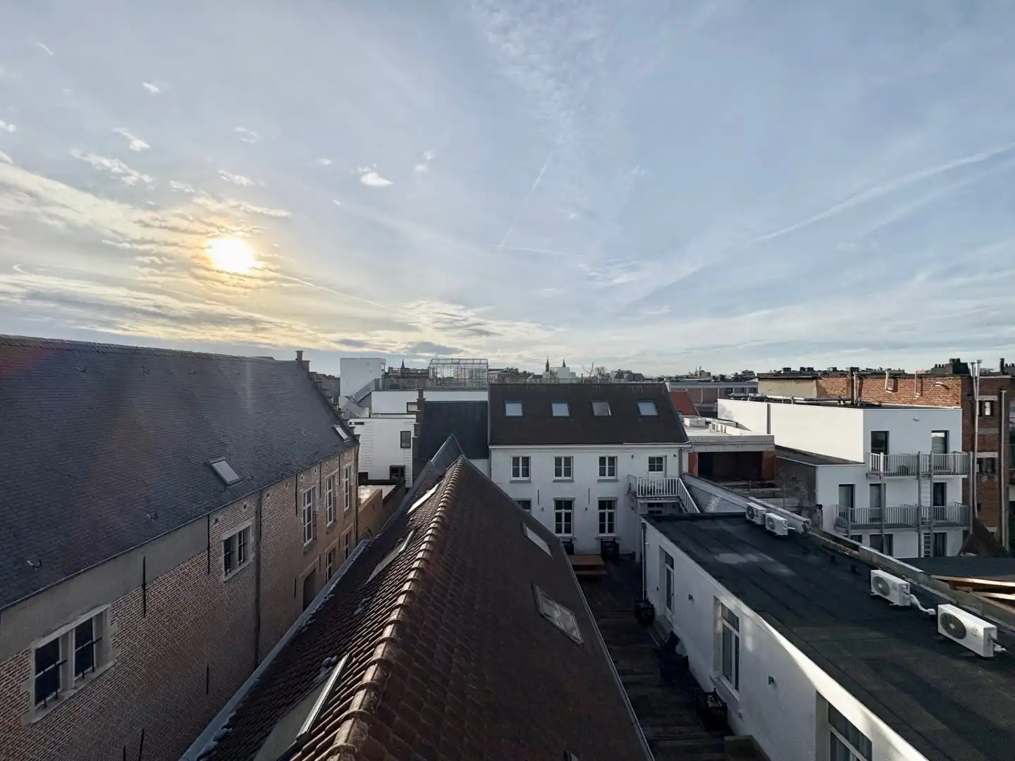 Stijlvol 3-slaapkamer duplexappartement met zonnig terras foto 18