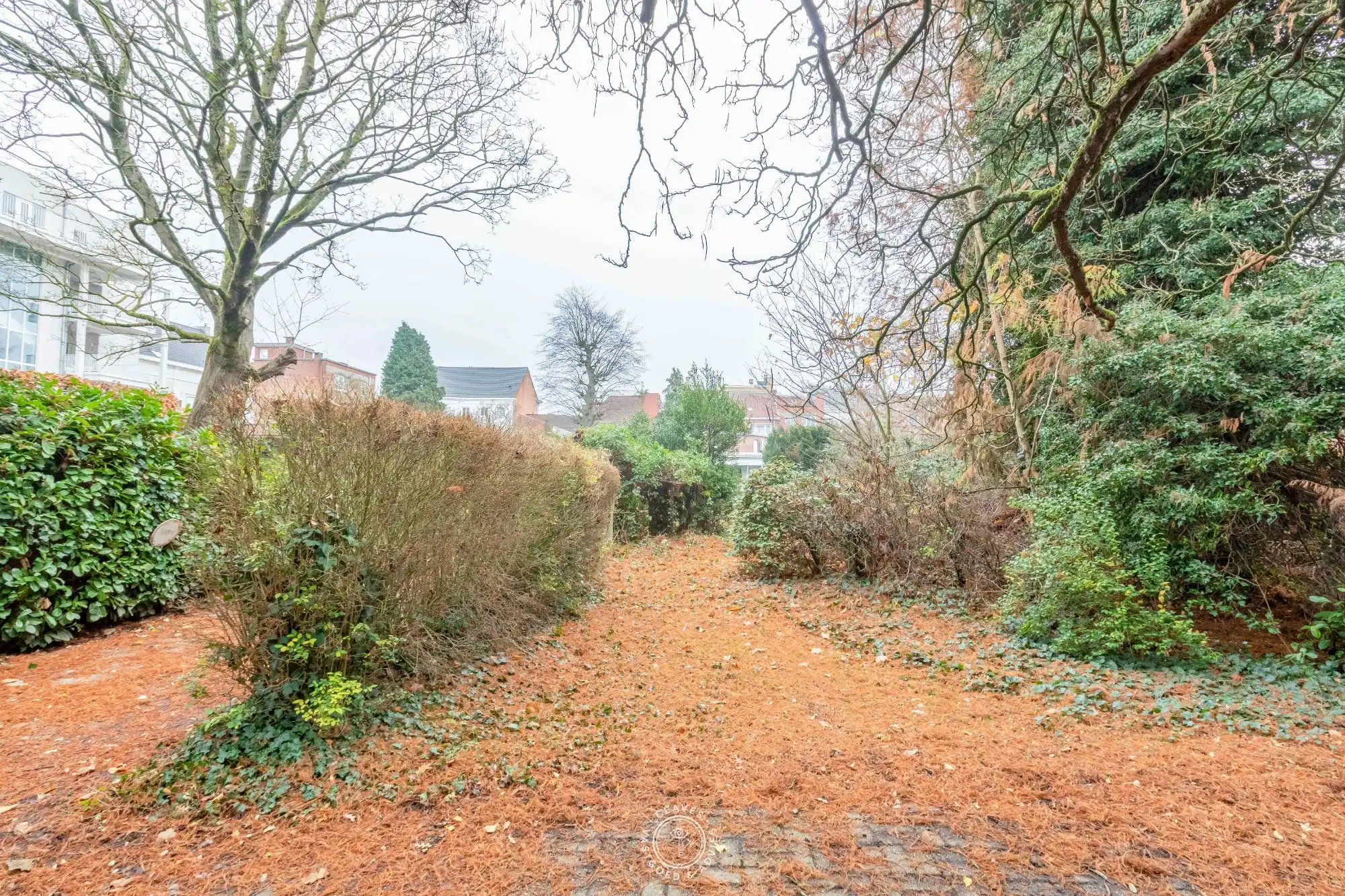 Bijzonder handelspand met een uitzonderlijk opwaarts potentieel en ontsluiting achteraan het perceel. foto 17