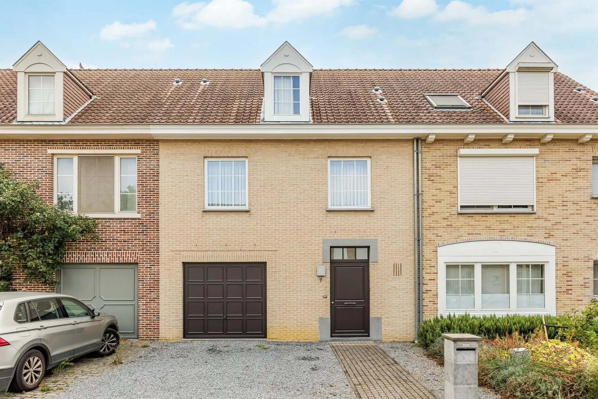 Instapklare ruime woning met 4 slpkmrs. en tuin foto 26