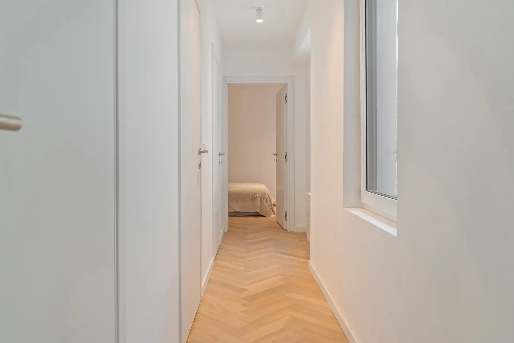 Stijlvol gerenoveerd appartement met stadskoer in Zurenborg foto 14