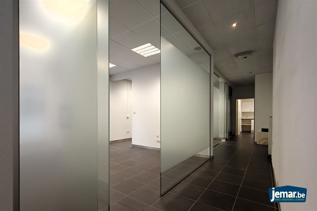 Op te frissen handelspand op top locatie in het centrum van Borgloon foto 7