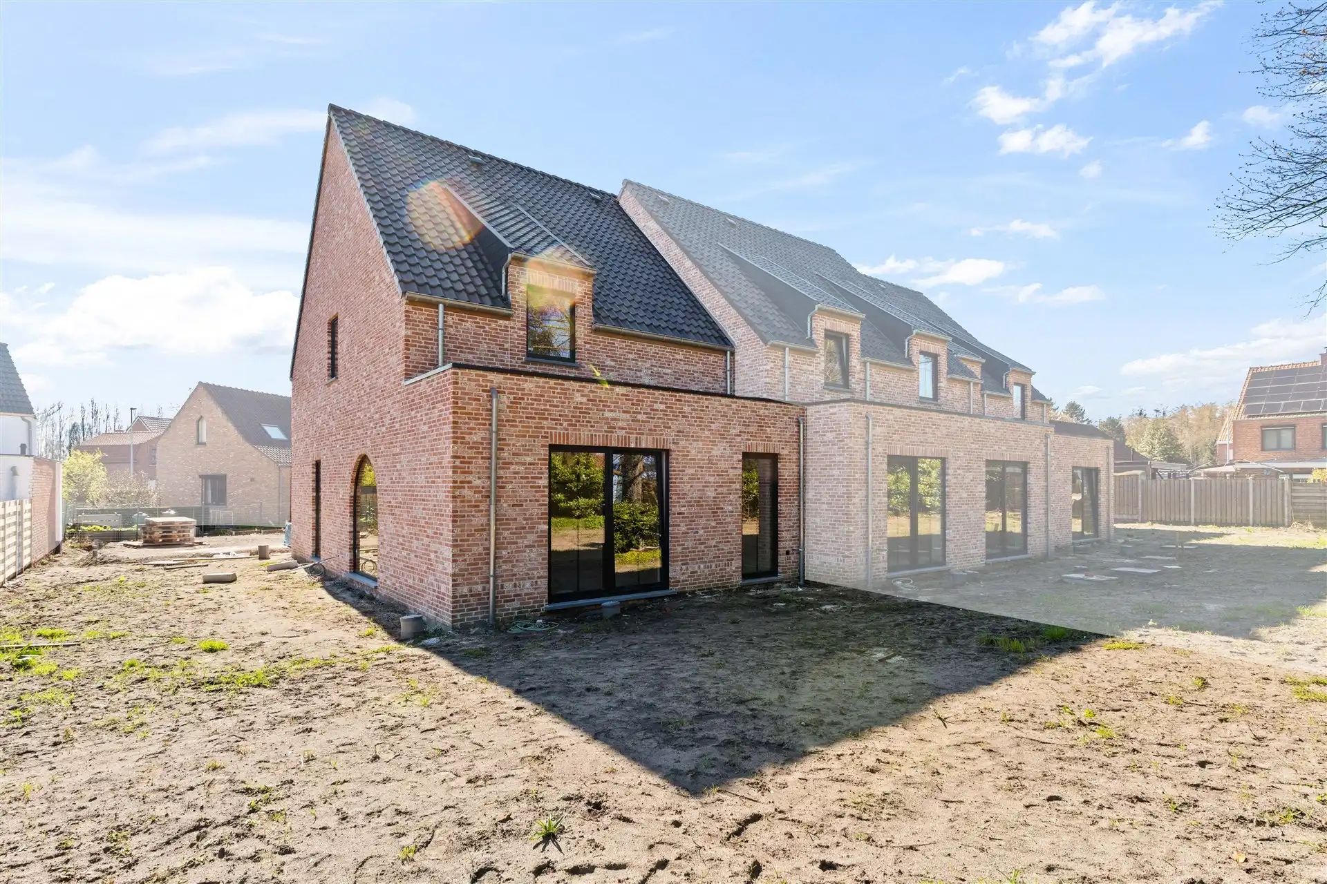 Half open bebouwing op toplocatie  foto {{pictureIndex}}