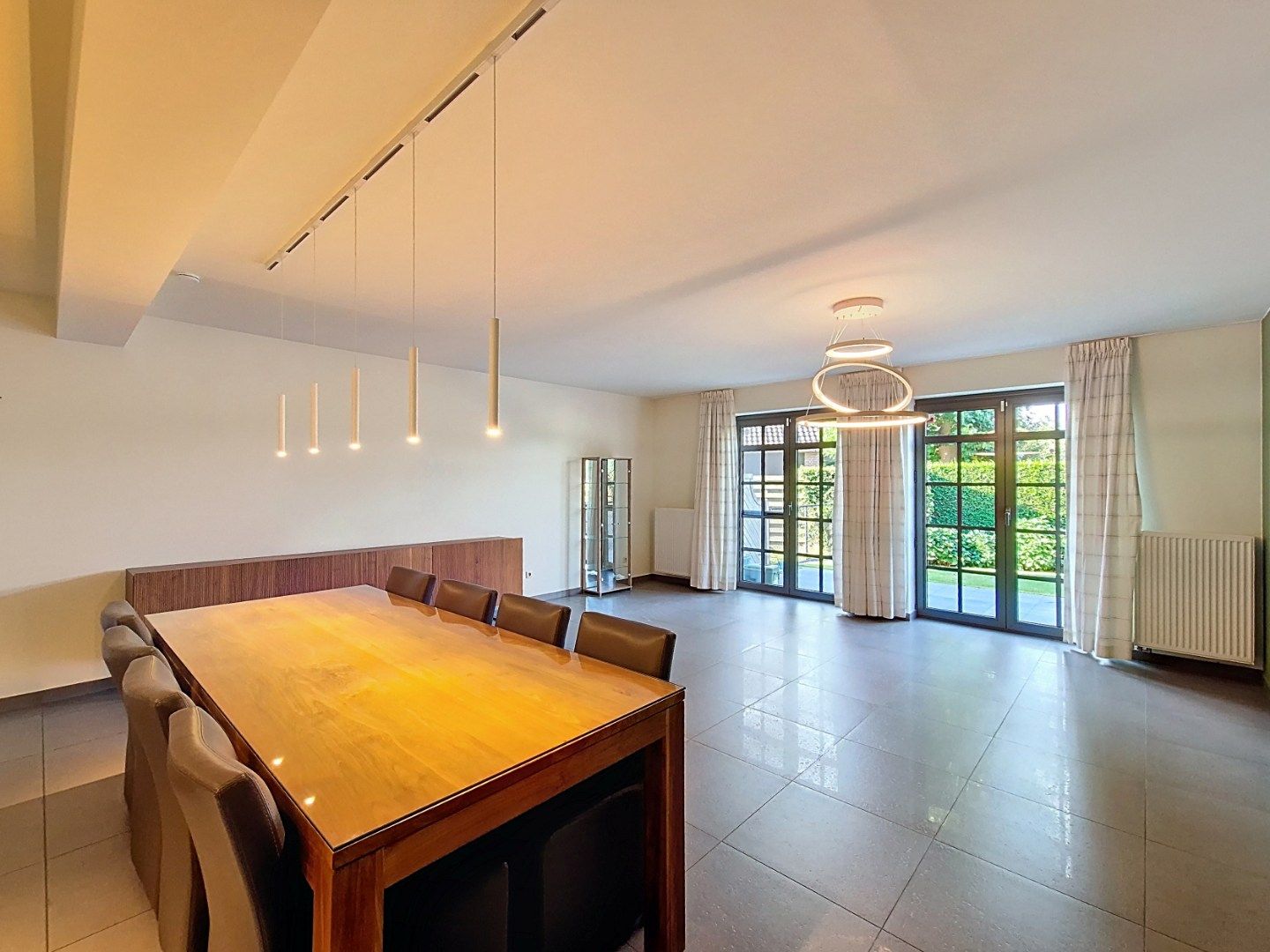 Gelijkvloersappartement met 2 slaapkamers en 2 autostandplaatsen foto 5