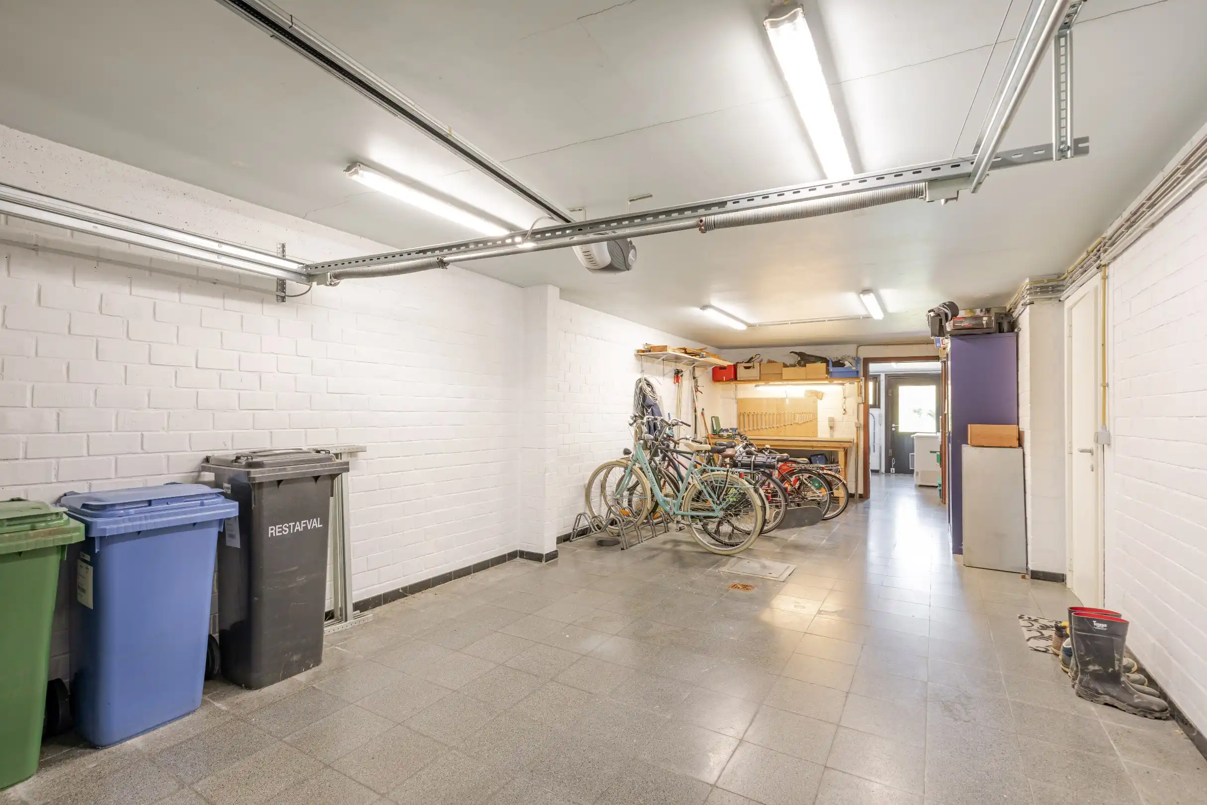 Karaktervolle en lichtrijke architectenwoning met stijlvolle renovatie foto 20