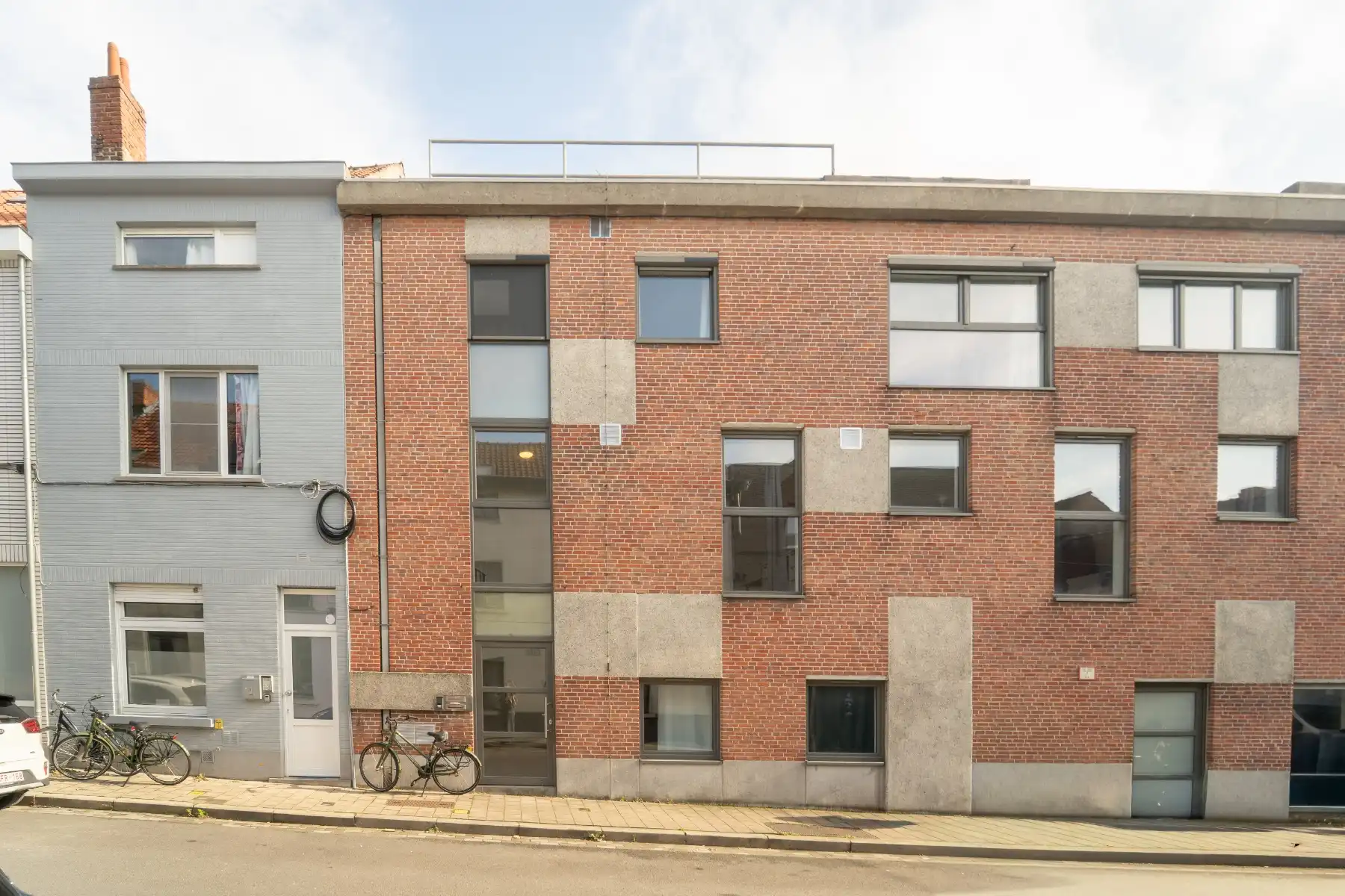 Instapklaar 2-slaapkamerappartement op toplocatie in Gent foto {{pictureIndex}}