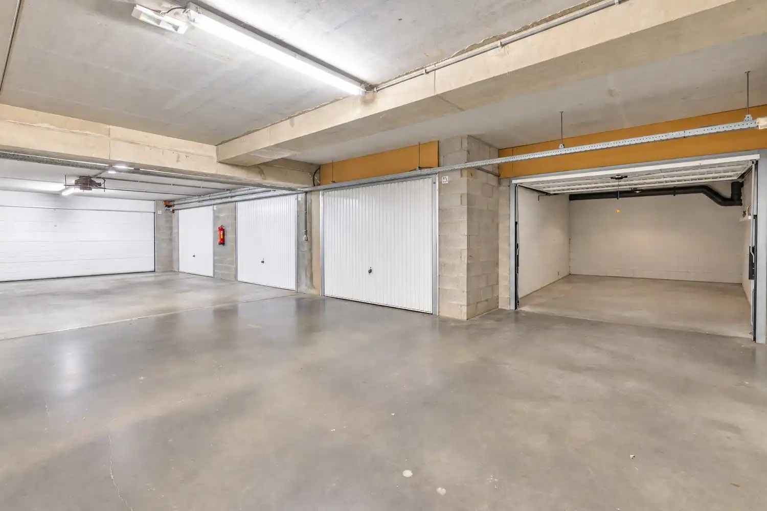 Ruim, licht en zorgeloos wonen in het hart van Lanaken! foto 31