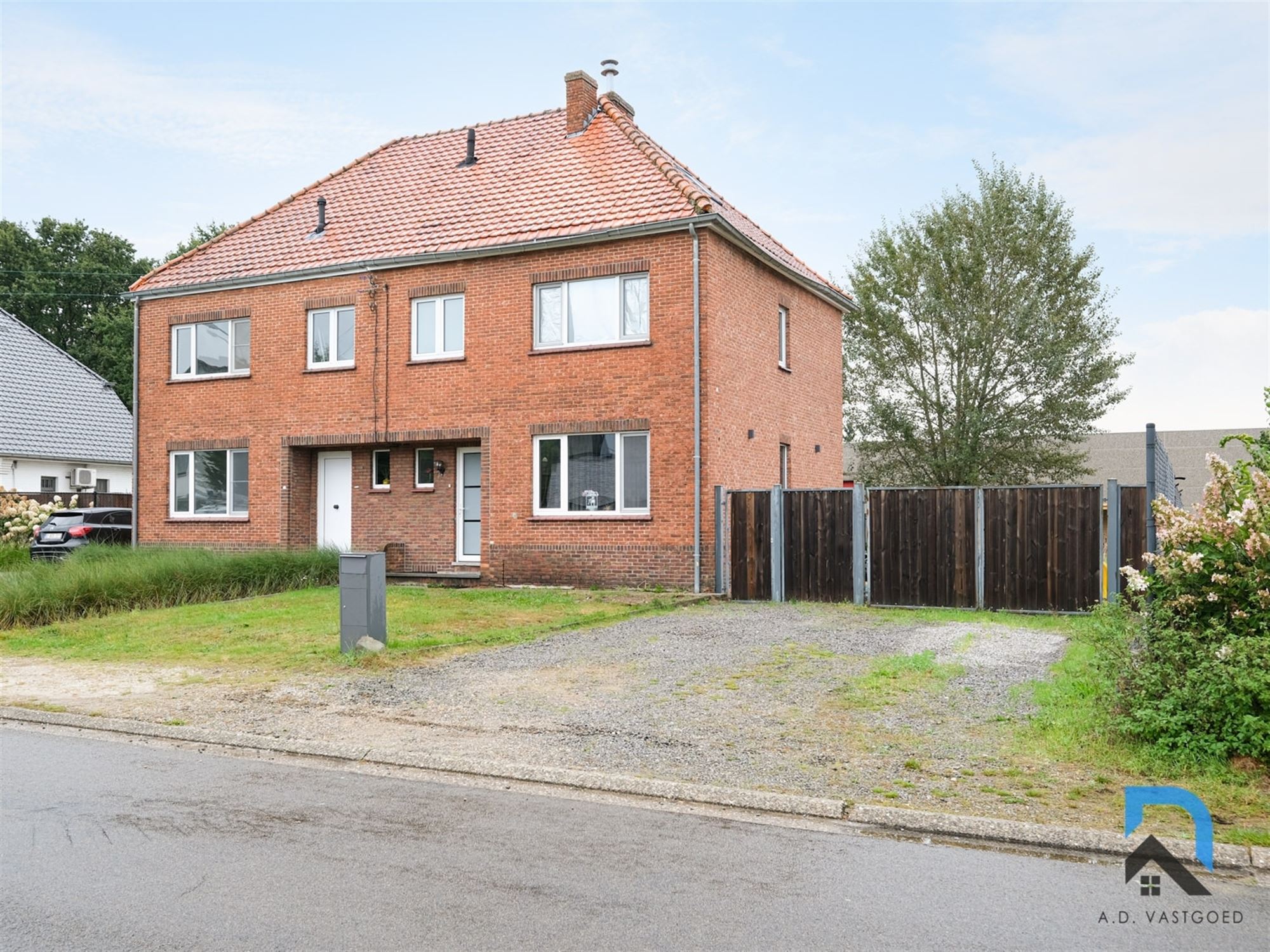 Ruime woning met mooie tuin in Boxberg foto 18