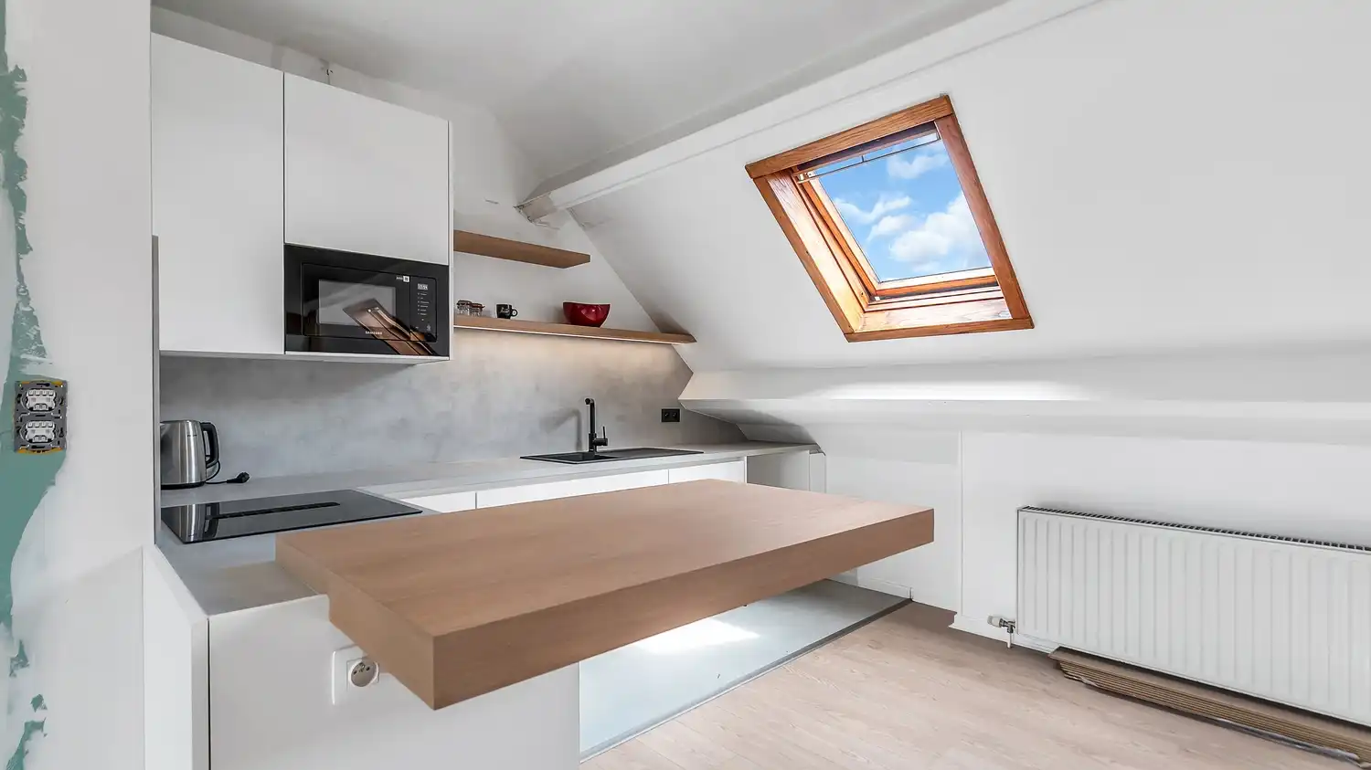 Instapklare studio met zonnig terras in centrum Paal, vlak bij E313 foto 4