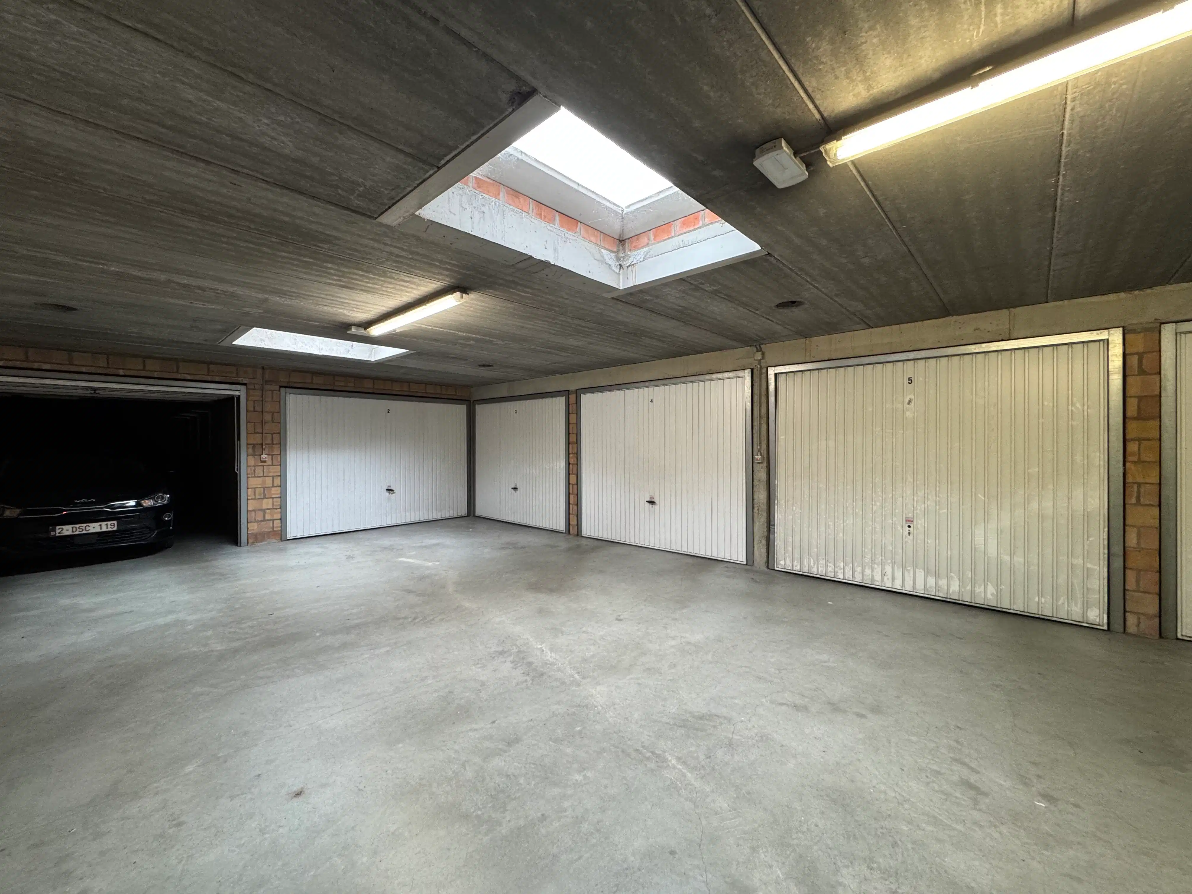 Garagebox 32m² op centrale legging foto 7