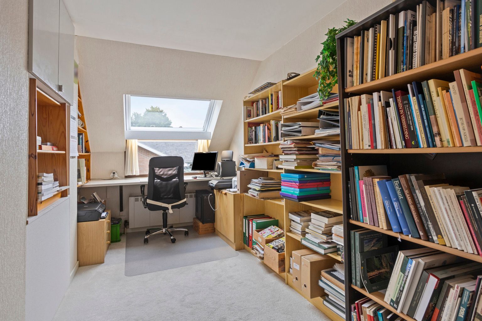 WONING IN DOODLOPENDE STRAAT , GRENZEND AAN NATUURGEBIED foto 20