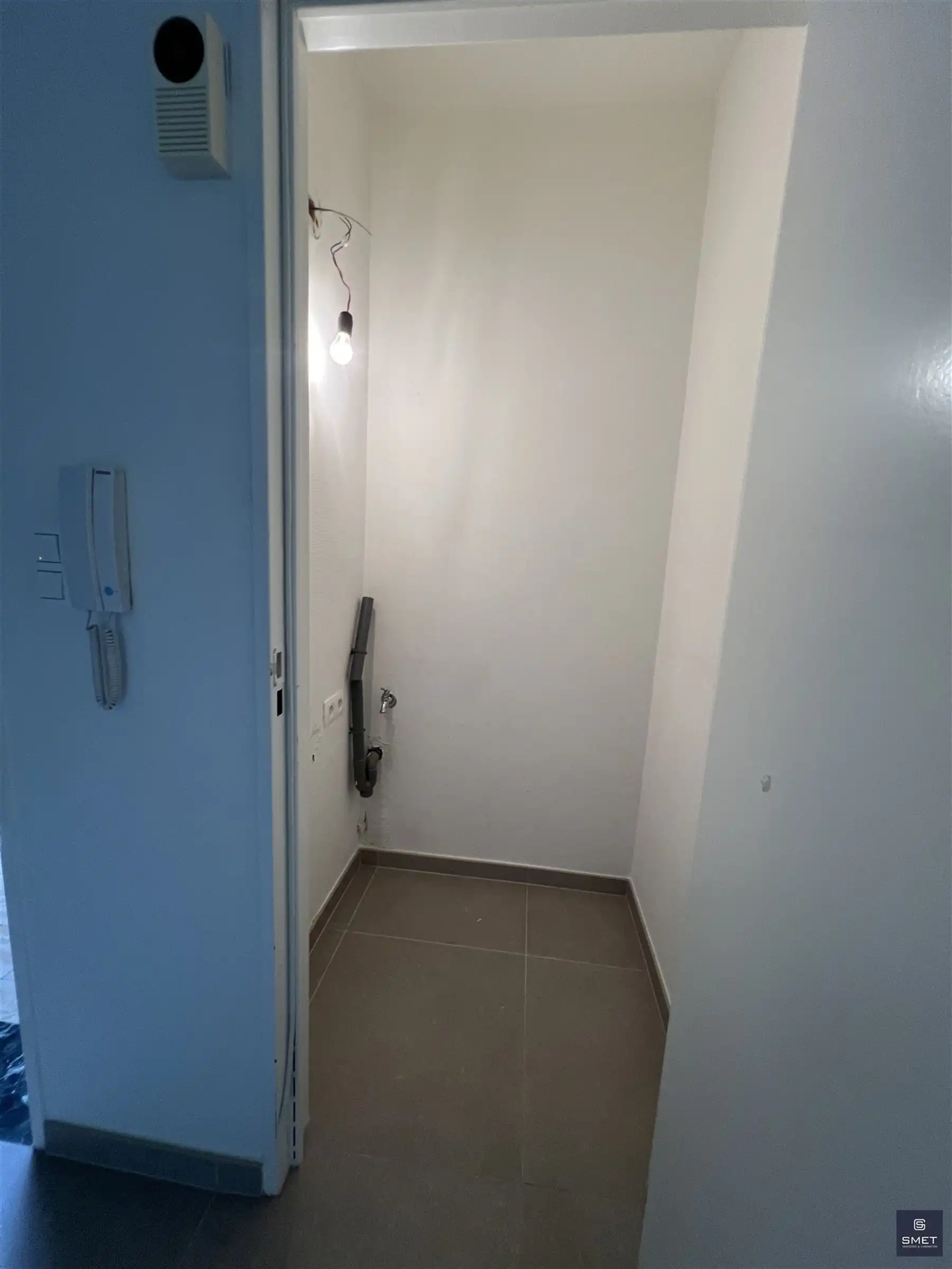 Gerenoveerd appt met 2 slpks, terras en garage foto 15