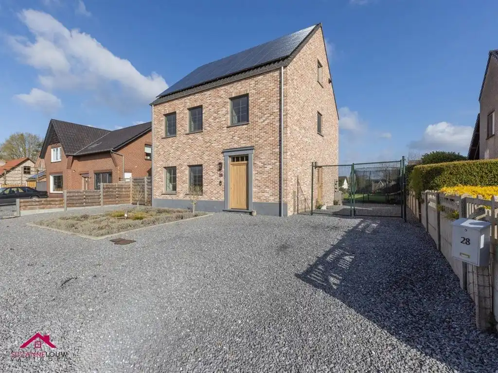 Energiezuinige vrijstaande woning in landelijke stijl foto 3