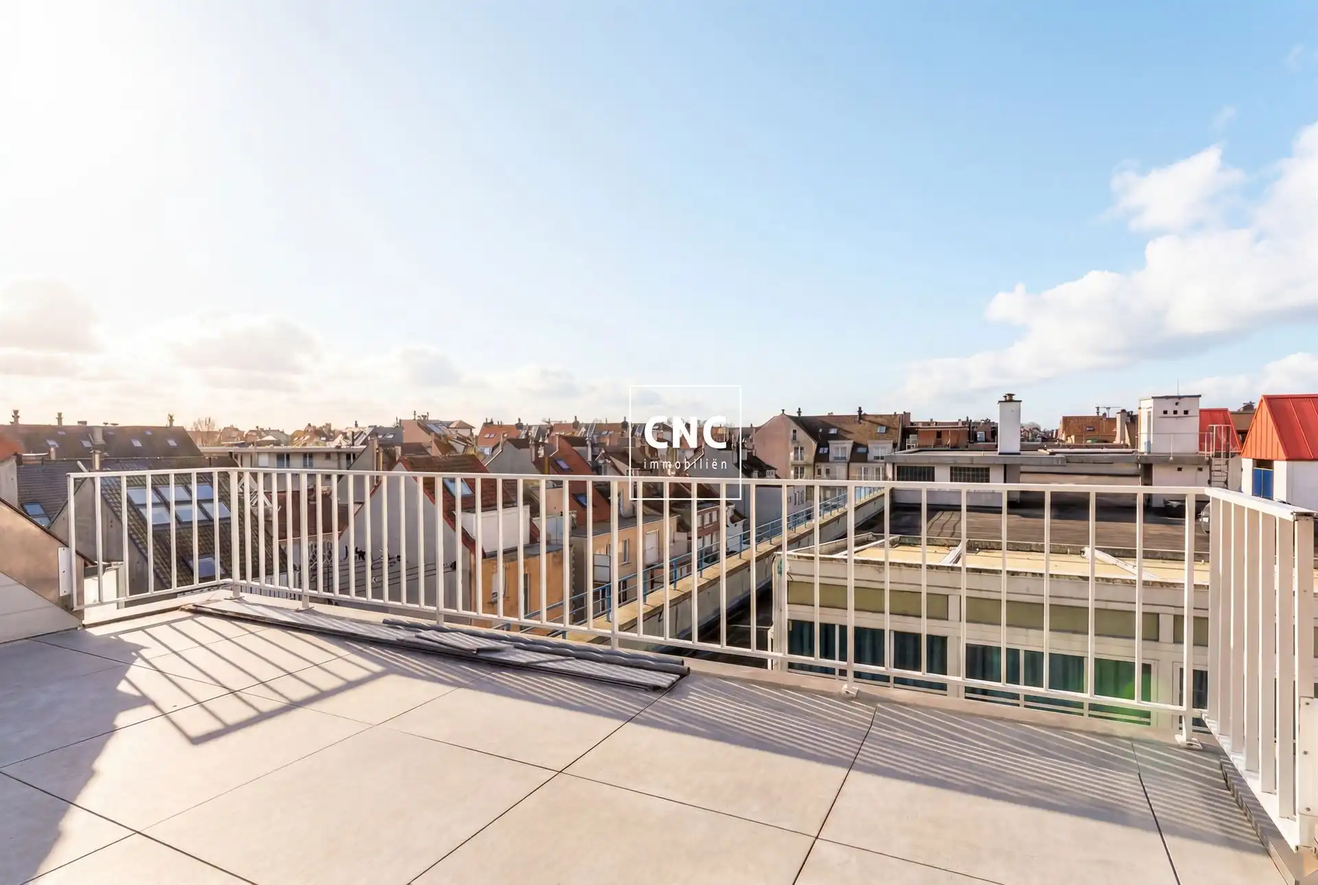 Lichtrijk triplexappartement met 4 slaapkamers en terrassen foto 10
