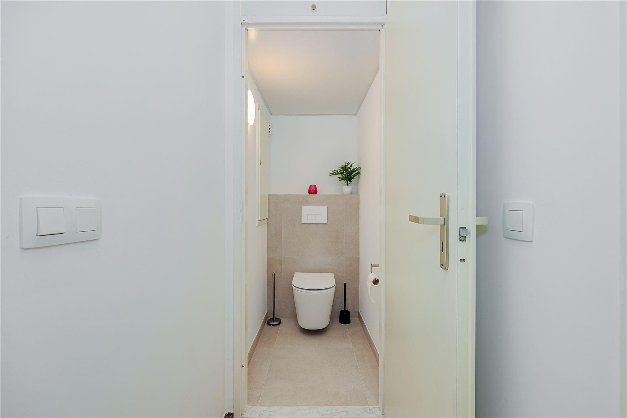 Gerenoveerd appartement met 2 slaapkamers en terras foto 15