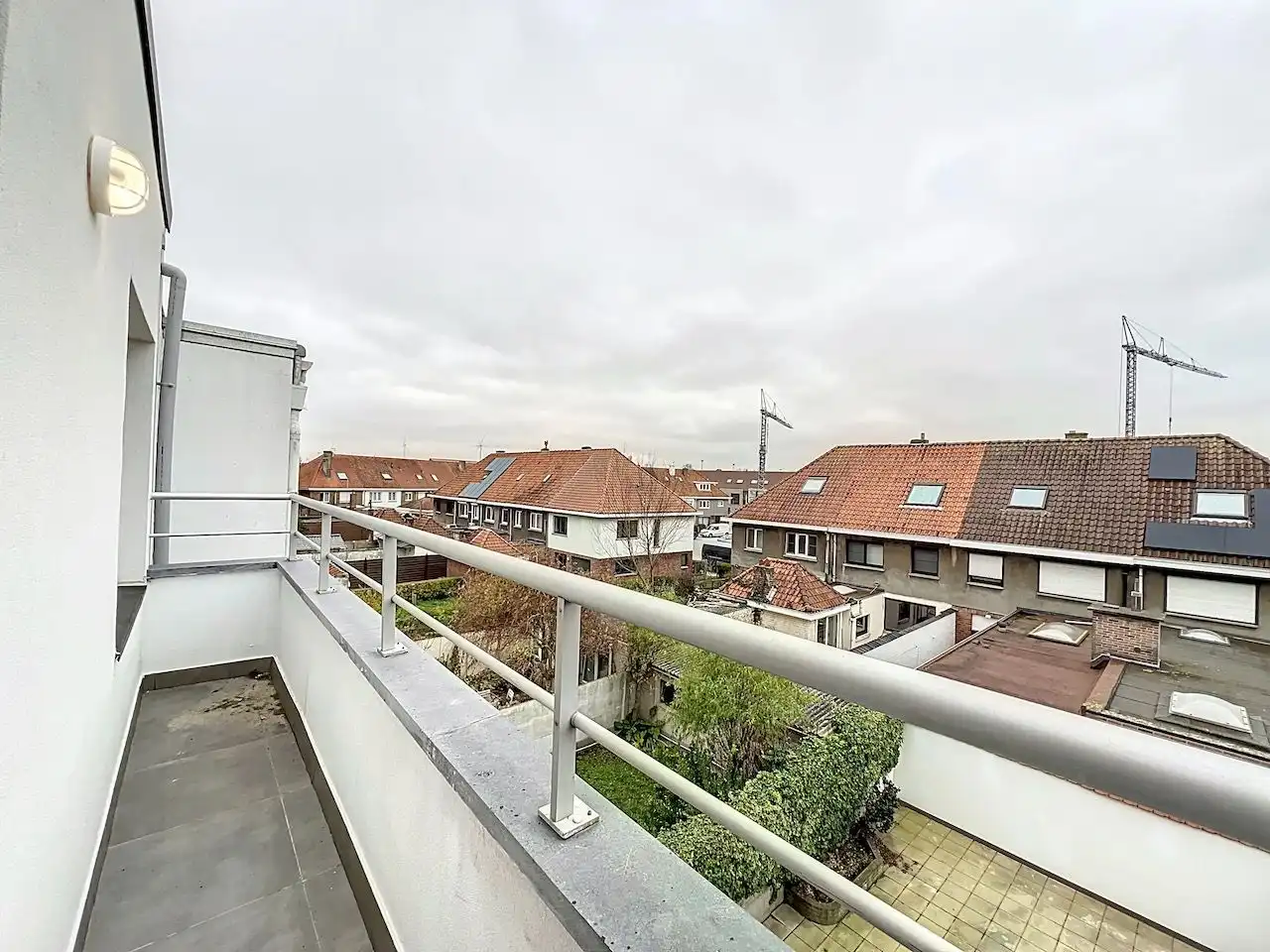 Instapklaar appartement met centrale ligging nabij het station in Heist foto 15