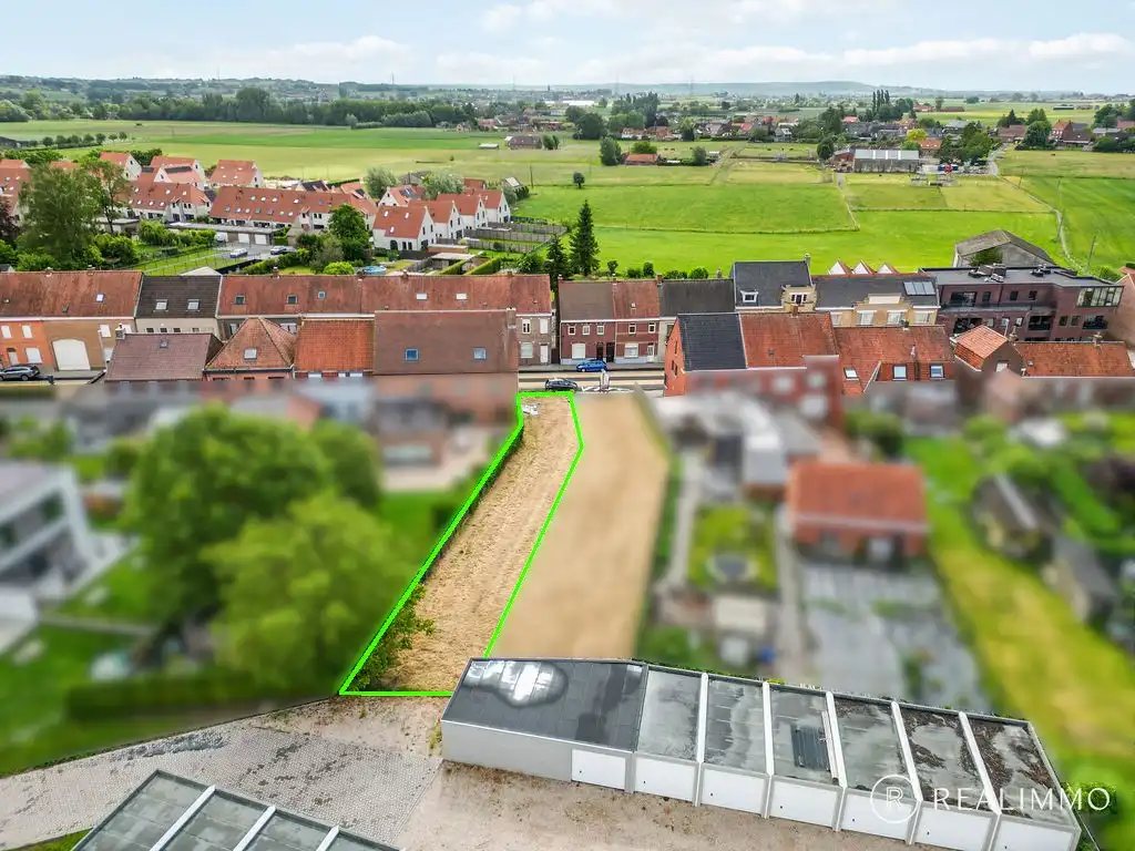 281m² bouwgrond in Sint-Lodewijk! Inclusief nieuwe garage van 30m² foto 3