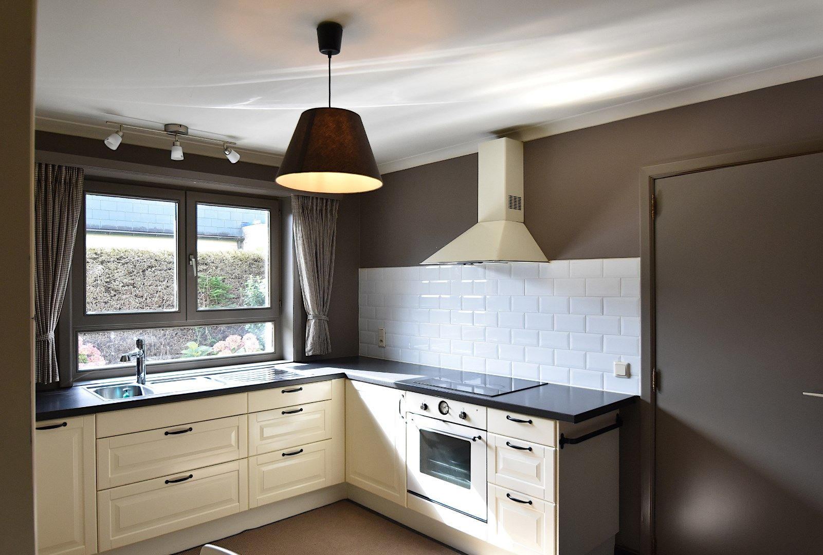 Alleenstaande woning op top locatie in residentiële wijk " De Noordhoek" foto 12