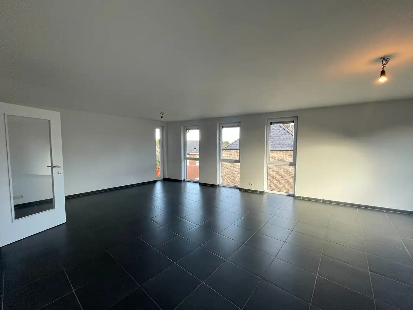 Aangenaam, lichtrijk appartement met overdekt terras en garage foto 3