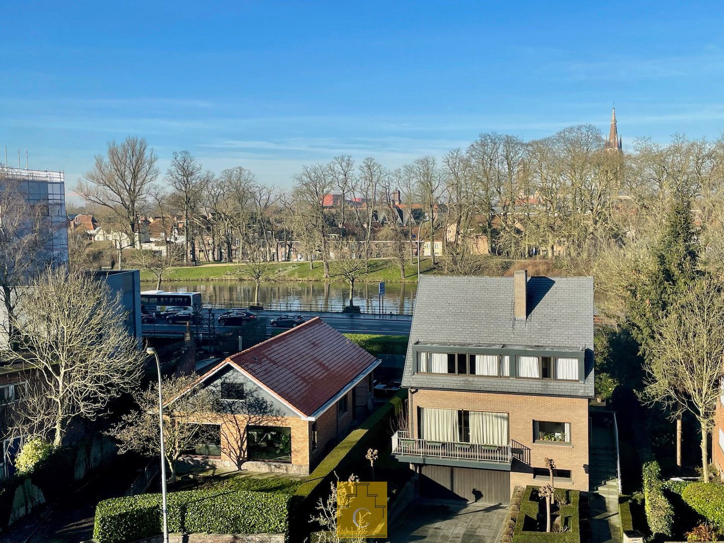 Ruim hoekappartement met autostandplaats nabij Katelijnepoort foto 3