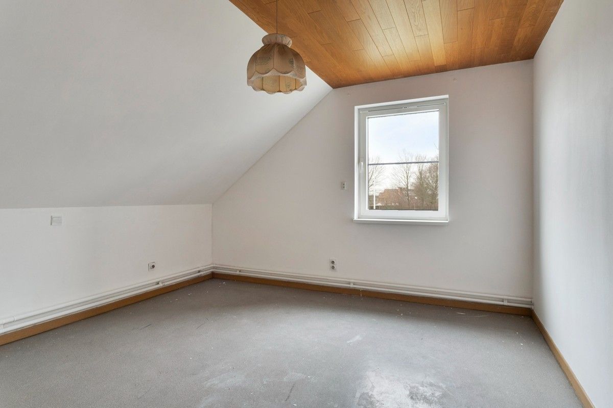 Ruime woning met thuiskantoor te Lendelede foto 15