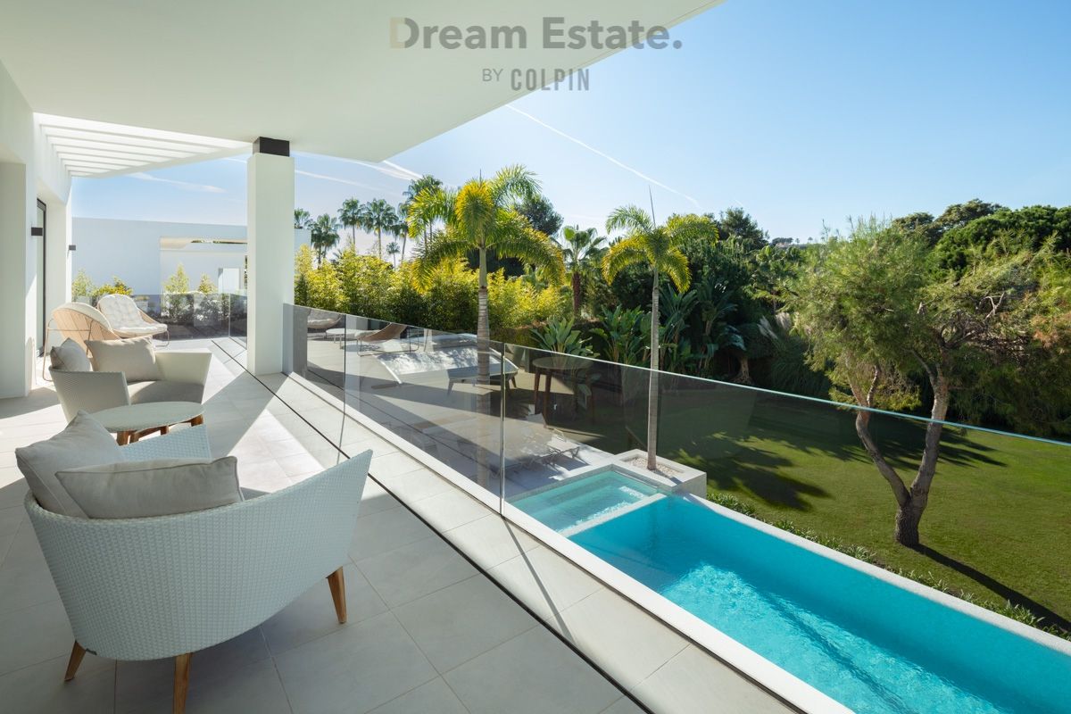 Eigentijdse villa in het bevoorrechte Nueva Andalucia foto 8