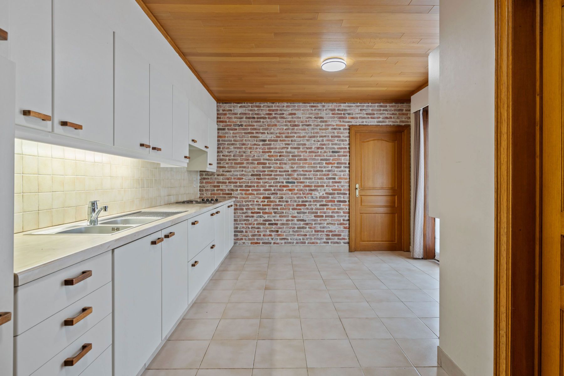 Halfopen woning met tuin, 3 slpks en dubbele garage foto 7