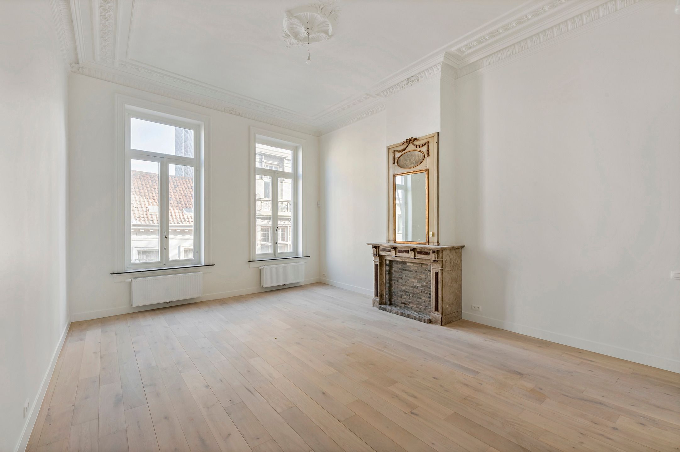 Appartement van 169m² in hart van de Turnhoutse winkelstraat foto 3