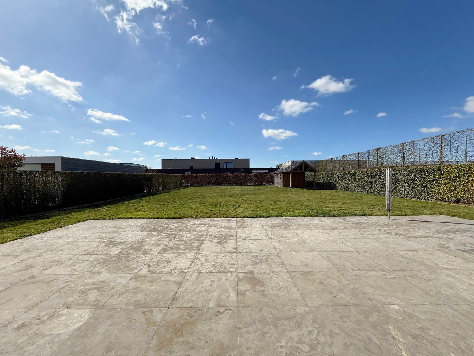 Ruime villa op rustige liggen met zongerichte tuin foto 18