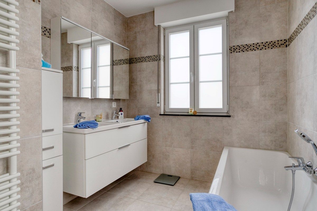 Recente halfopen woning met 4 slaapkamers en garage! foto 12