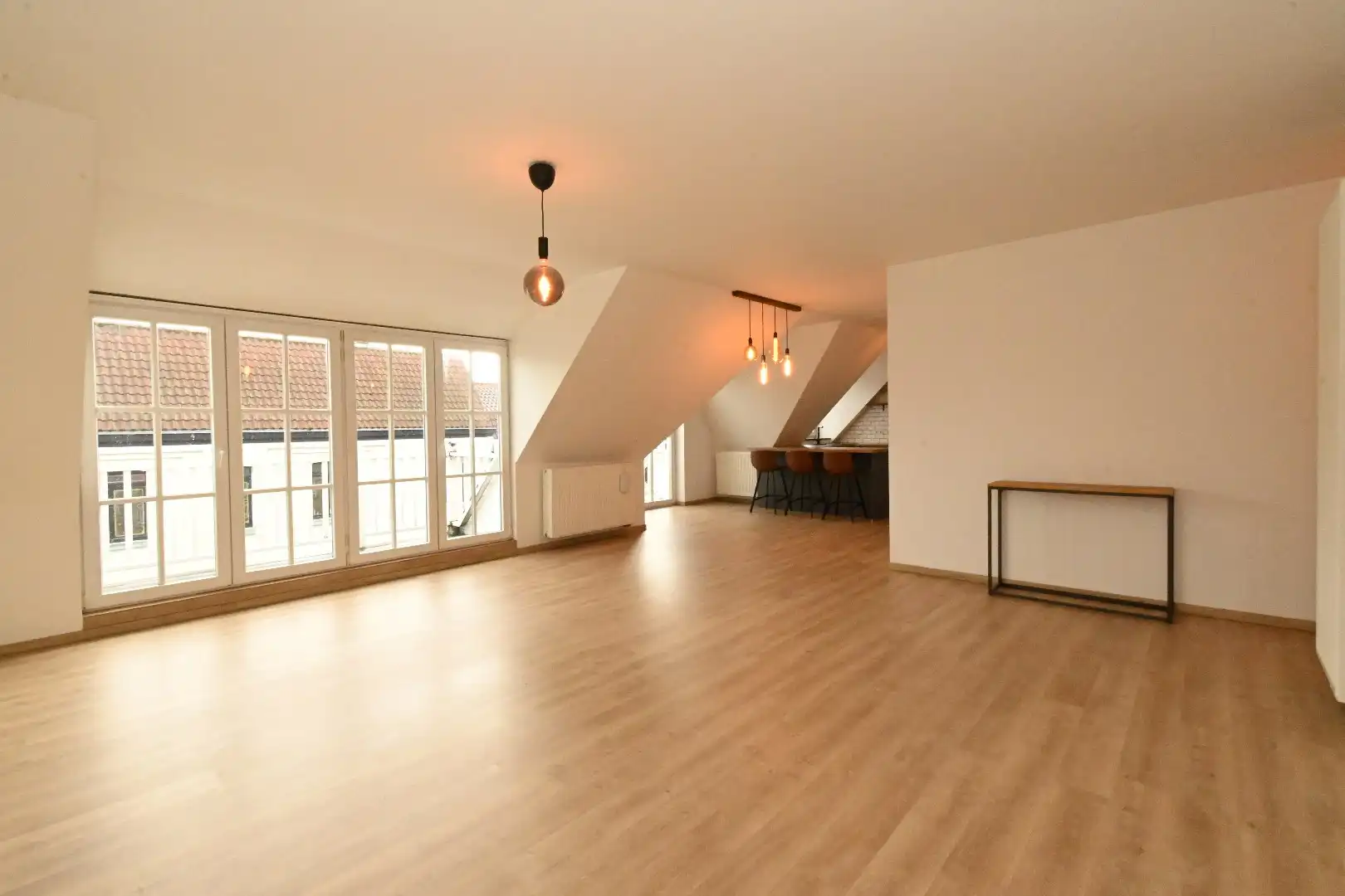 Dakappartement met 2 slaapkamers gelegen dorpskern Knesselare foto 4