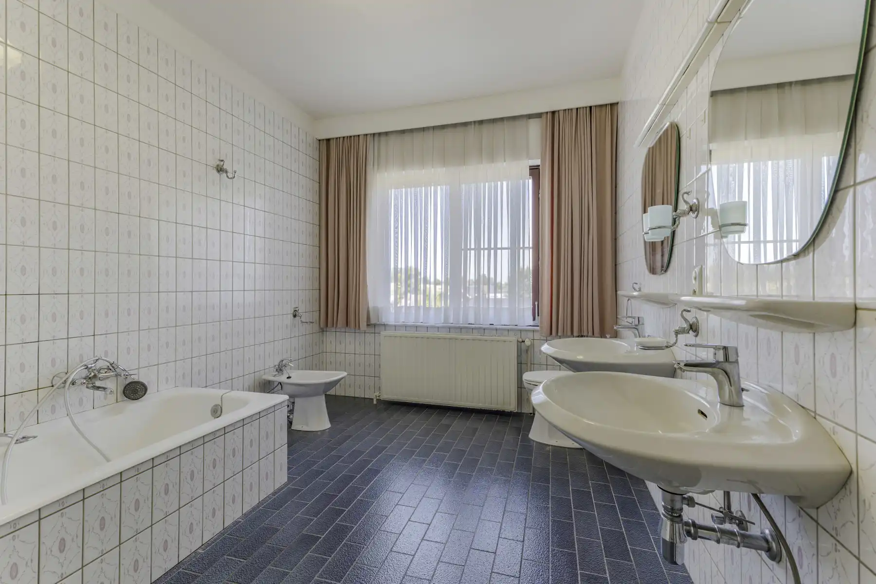 Uiterst residentieel gelegen villa met 3 slaapkamers foto 17