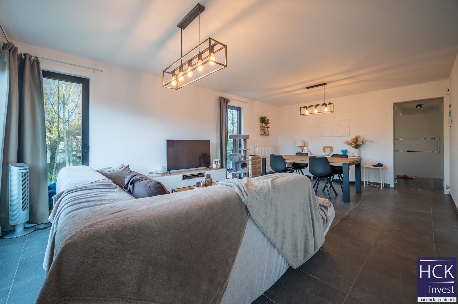 KRUISHOUTEM - Knap APP. met 2 SLPK. én autostaanplaats pal in centrum foto 5