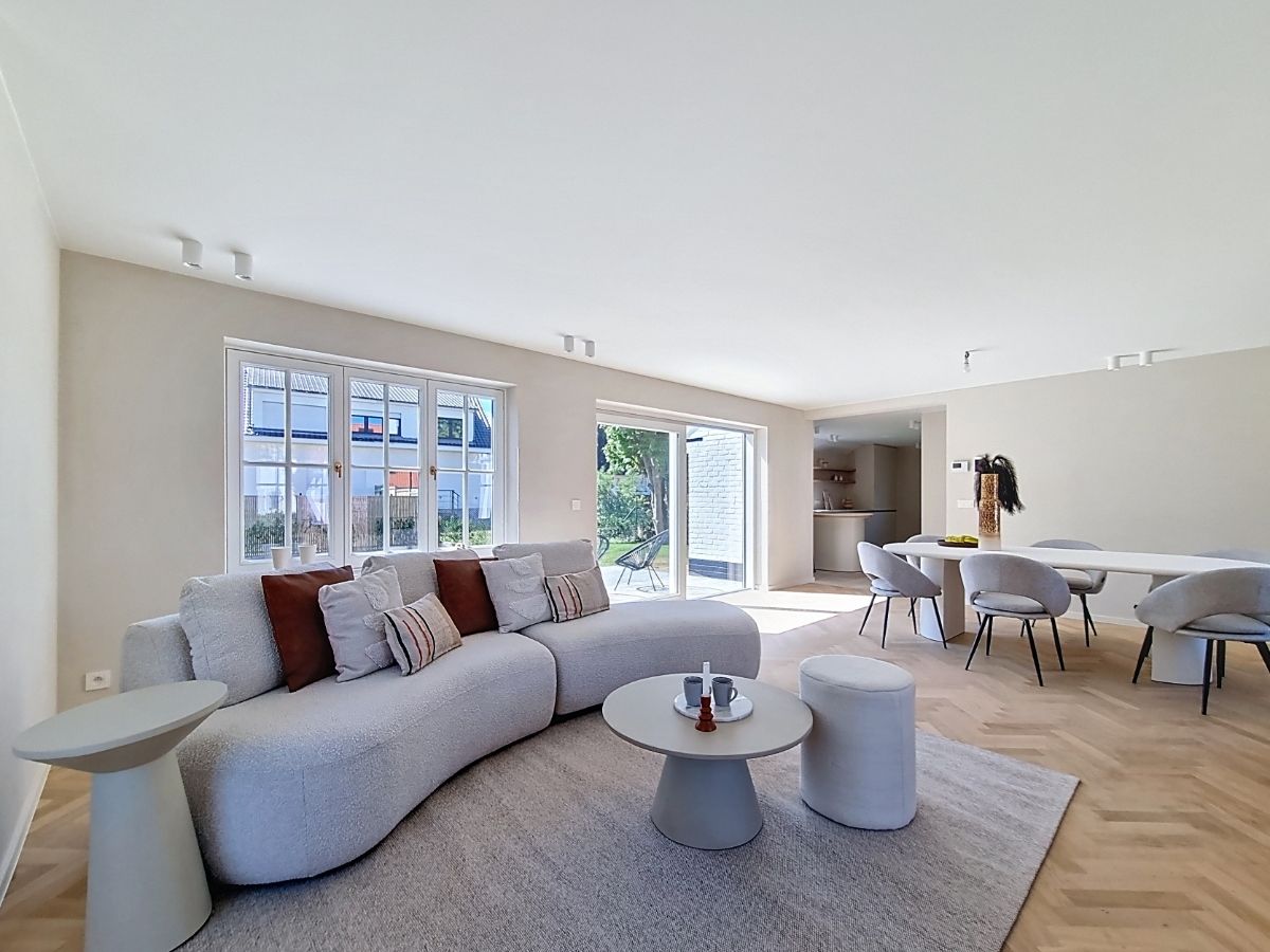 High-end gerenoveerde villa met energielabel A op 200 meter van het strand foto 2
