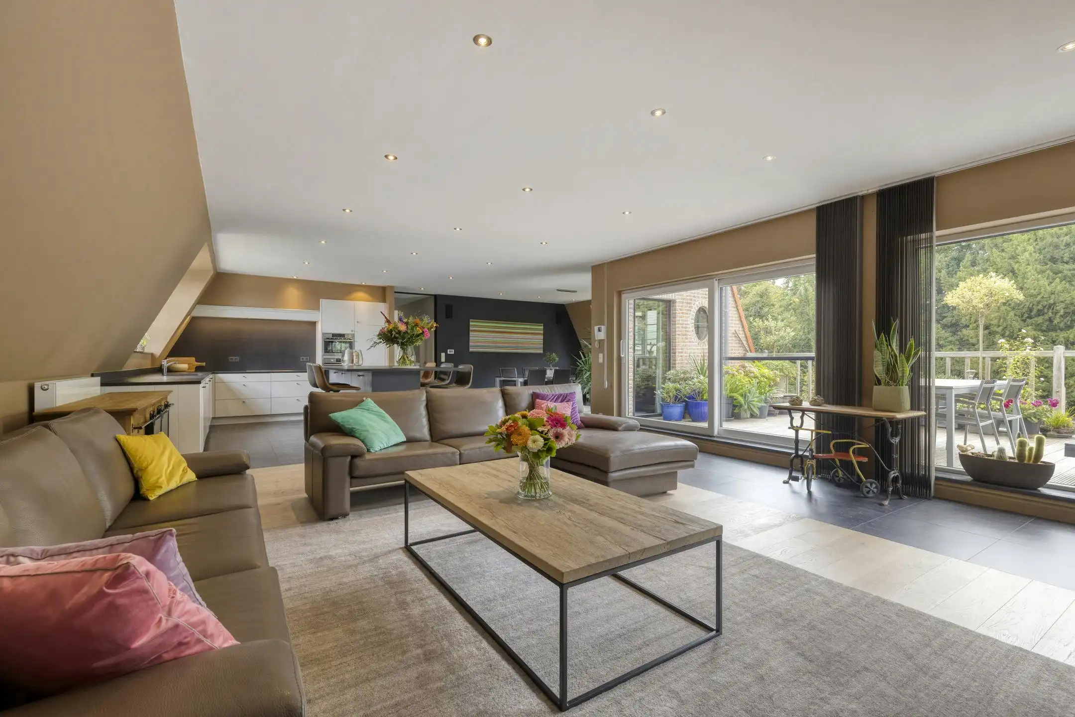 Uitzonderlijke loft (192 m²) te koop in hartje Varsenare foto 2