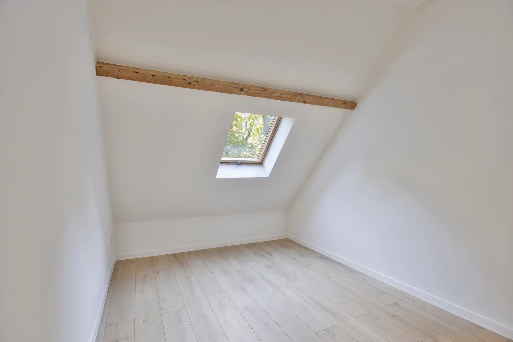Kwalitatieve totaalrenovatie met zicht op de vesten foto 18