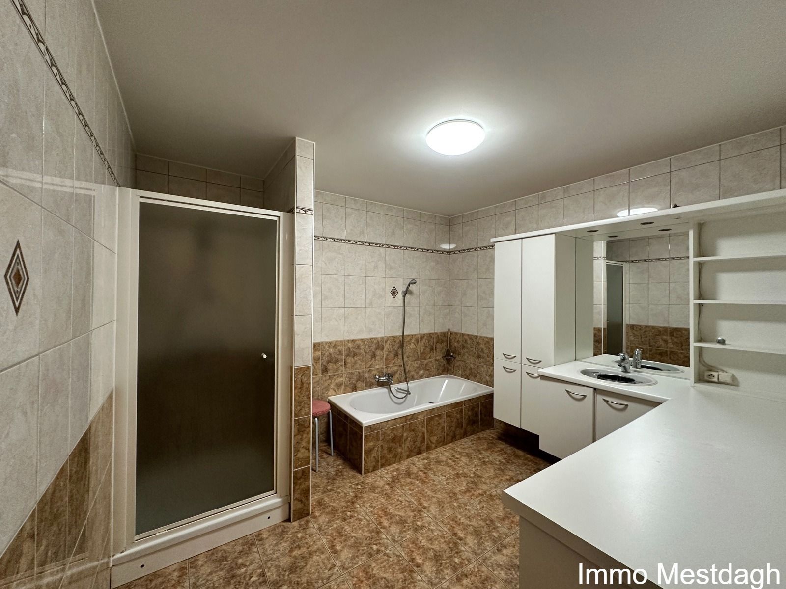 Goed onderhouden gelijksvloers appartement met terras in Schulen foto 13