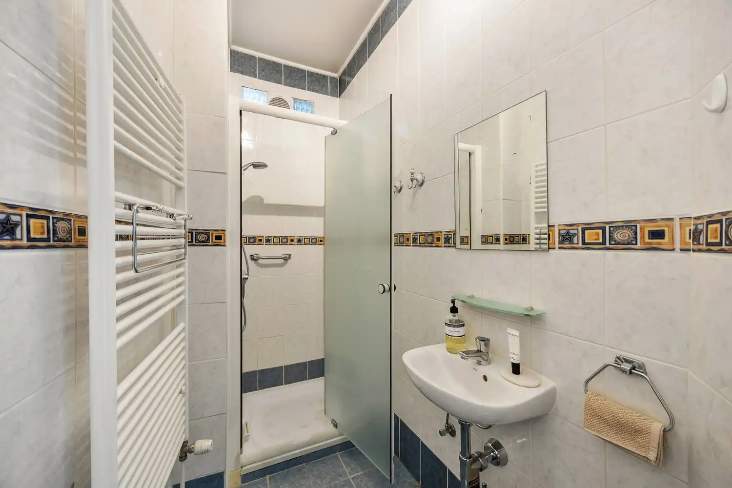 Stijvol en energiezuinig wonen in hartje Antwerpen, onder de iconische Boerentoren - 2 slk en 2 badk! foto 22