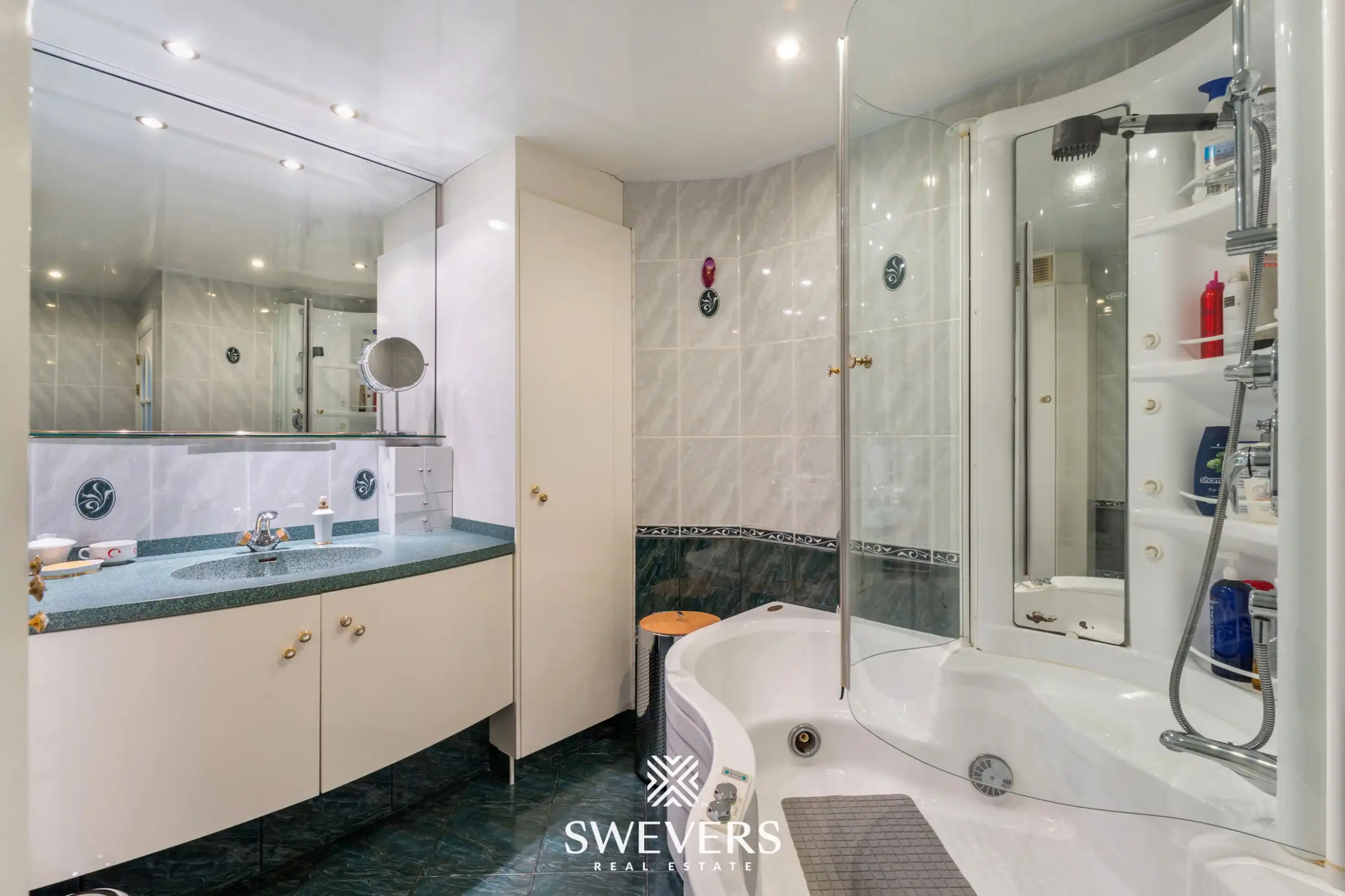 Hoogwaardig appartement met private lift en zolder in hartje Borgloon foto 11