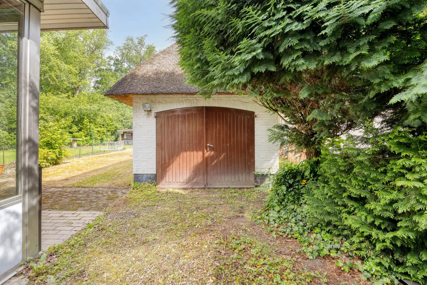 Charmante te renoveren cottagewoning met 3 slaapkamers en garage op 678m2! foto 31